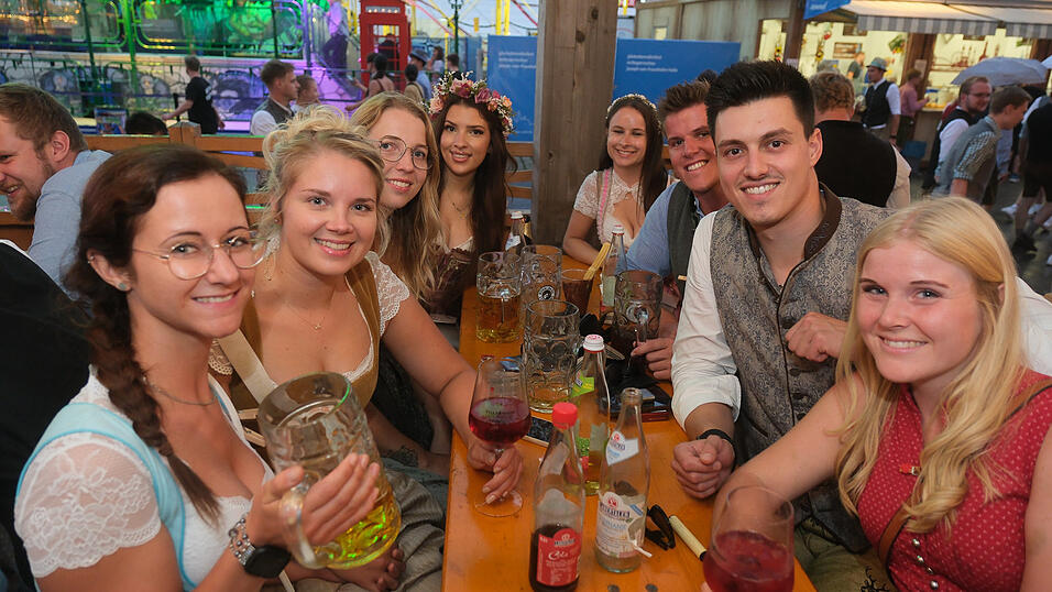 Die Partybilder vom Dienstag, 15. August 2023, aus dem Festzelt Weckmann.