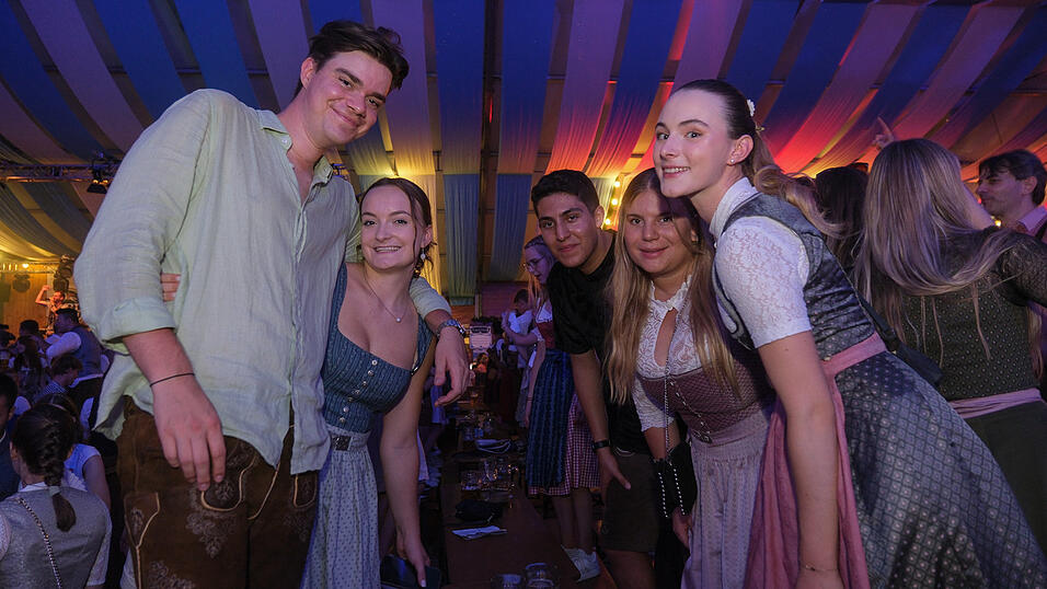 Die Partybilder vom Mittwoch, 16. August 2023, aus dem Festzelt Wenisch. Die Partybilder vom Mittwoch, 16. August 2023, aus dem Festzelt Wenisch.