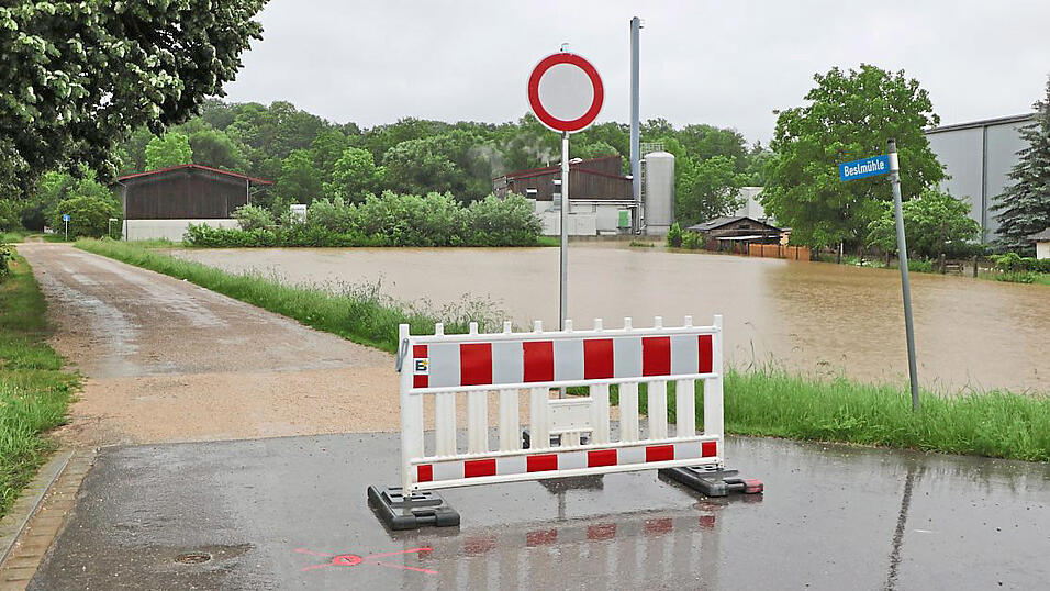 Land unter im Mainburger Süden beim Heizkraftwerk. Land unter im Mainburger Süden beim Heizkraftwerk.