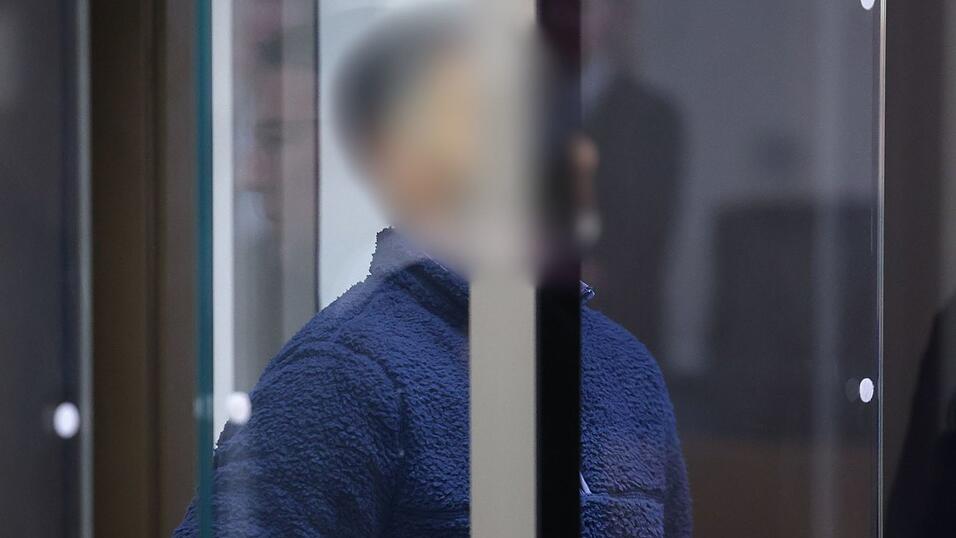 Ein Angeklagter beim Prozess gegen insgesamt vier mutma&szlig;liche Mitglieder der radikal-islamistischen Hamas vor dem Kammergericht. (Archivbild)