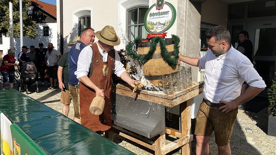 Vier Schl&auml;ge und der erste Banzen Festbier war durch B&uuml;rgermeister und Schirmherrn Daniel Braun angezapft.