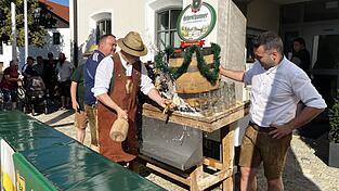 Vier Schl&auml;ge und der erste Banzen Festbier war durch B&uuml;rgermeister und Schirmherrn Daniel Braun angezapft.