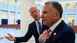 Witkoff und Dmitrijew sollen sich US-Medien zufolge nun erneut treffen. (Archivbild) Witkoff und Dmitrijew sollen sich US-Medien zufolge nun erneut treffen. (Archivbild)