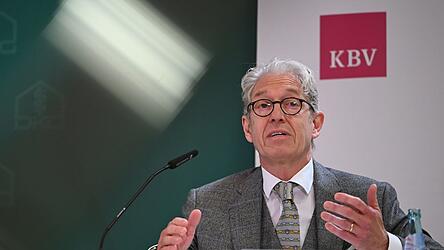 Nur bei zus&auml;tzlichem Geld f&uuml;r die ambulante Versorgung wird es nach Aussage von KBV-Chef Andreas Gassen mehr Termine geben k&ouml;nnen. (Archivbild)