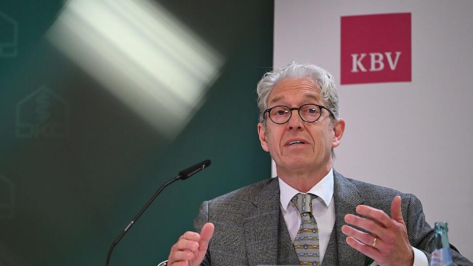 Nur bei zusätzlichem Geld für die ambulante Versorgung wird es nach Aussage von KBV-Chef Andreas Gassen mehr Termine geben können. (Archivbild) Nur bei zusätzlichem Geld für die ambulante Versorgung wird es nach Aussage von KBV-Chef Andreas Gassen mehr Termine geben können. (Archivbild)