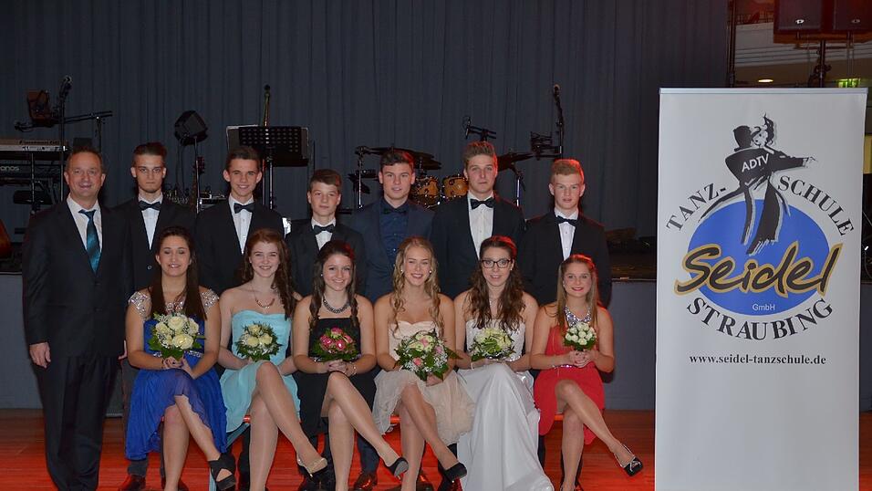 Die Bilder vom Abschlussball der Tanzschule Seidel in der Fraunhofer-Halle am 28. November. Die Bilder vom Abschlussball der Tanzschule Seidel in der Fraunhofer-Halle am 28. November.