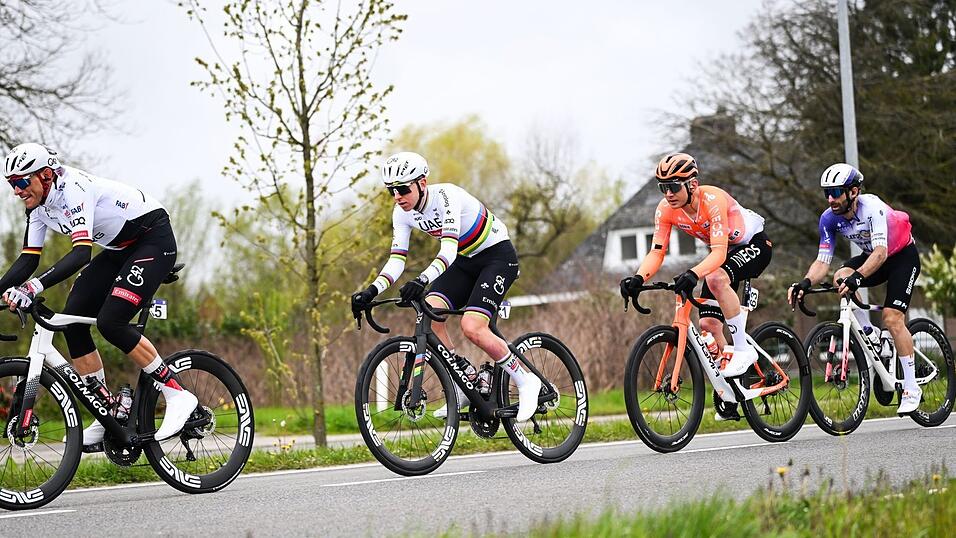 Tadej Pogačar hatte das Rennen 2023 und 2025 gewonnen. Tadej Pogačar hatte das Rennen 2023 und 2025 gewonnen.