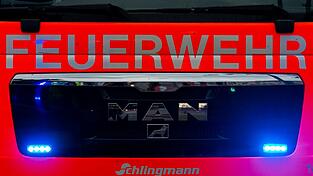 Ein Großaufgebot an Feuerwehrkräften rückte aus, um den Brand an der Hopfenhalle zu löschen. (Symbolbild) Ein Großaufgebot an Feuerwehrkräften rückte aus, um den Brand an der Hopfenhalle zu löschen. (Symbolbild)