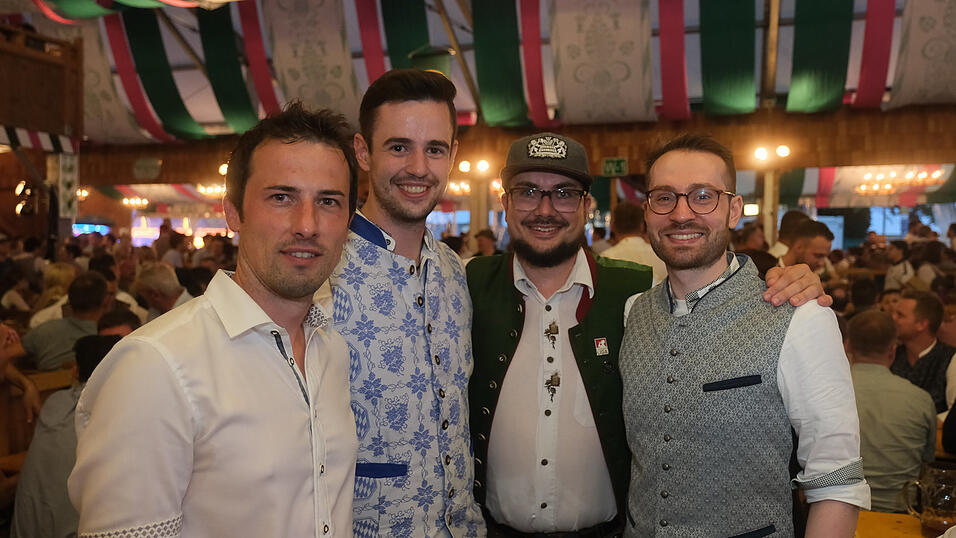 Die Partybilder vom Dienstag, 15. August 2023, aus dem Festzelt Weckmann.