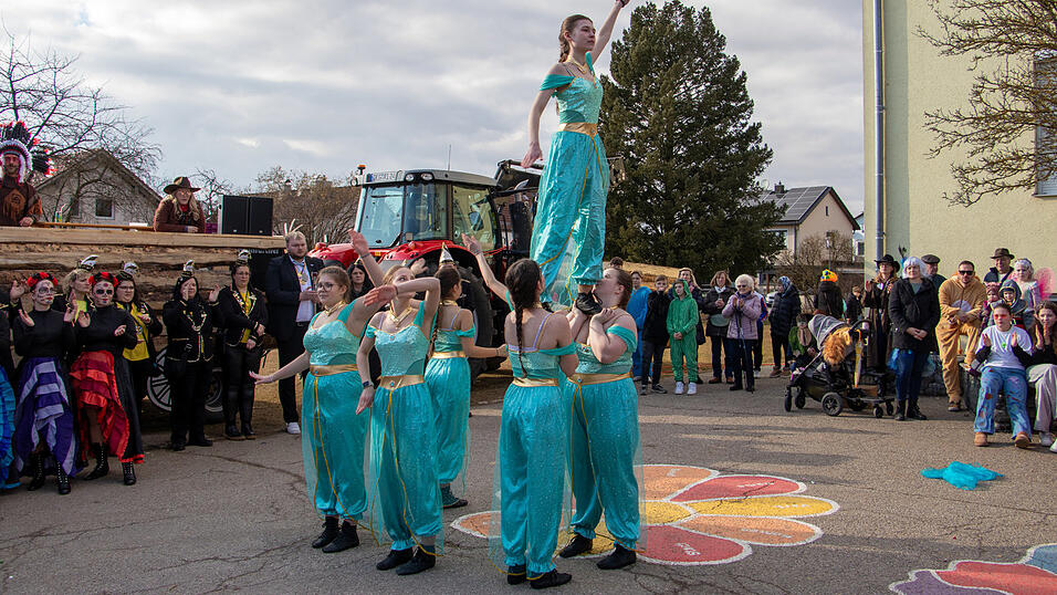 Am Samstag fand der Faschingsumzug in Otzing (Kreis Deggendorf) statt. Am Samstag fand der Faschingsumzug in Otzing (Kreis Deggendorf) statt.