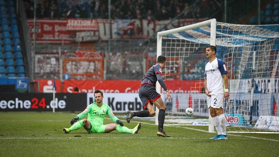 Der SSV Jahn Regensburg gewinnt das letzte Spiel des Jahres in Bochum. Der SSV Jahn Regensburg gewinnt das letzte Spiel des Jahres in Bochum.