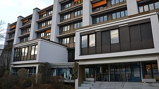 Das Caritas-Krankenhaus St. Lukas in Kelheim schrieb im vergangenen Jahr einen Verlust von 7,91 Millionen Euro, den der Landkreis ausgleichen muss. Das Caritas-Krankenhaus St. Lukas in Kelheim schrieb im vergangenen Jahr einen Verlust von 7,91 Millionen Euro, den der Landkreis ausgleichen muss.