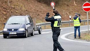 Verglichen mit 2023 ist die Zahl der unerlaubten Einreisen nach Bayern massiv gesunken. (Archivbild)