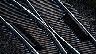 Der Zugverkehr ist gestört. (Symbolbild)