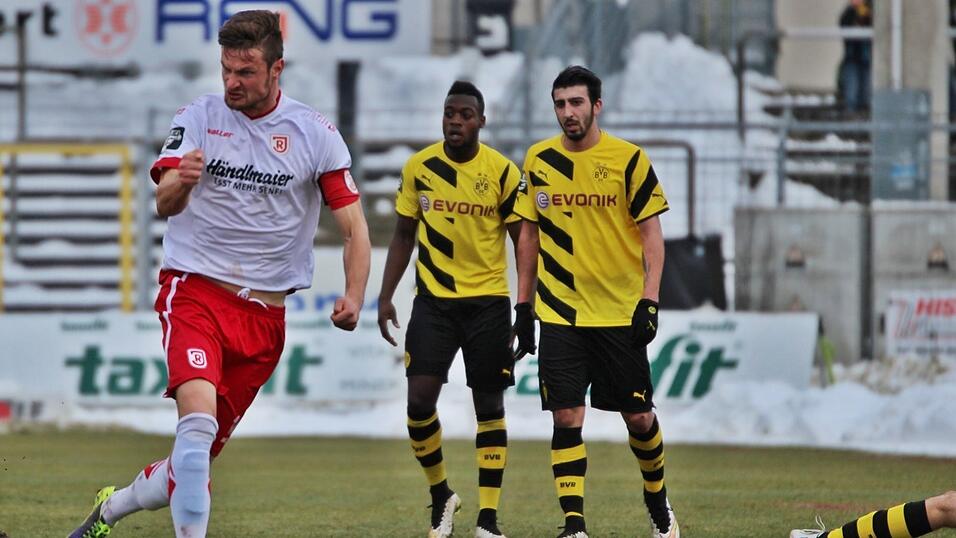 Der SSV Jahn Regensburg gewann zum Auftakt der Restr&uuml;ckrunde sein Heimspiel gegen die zweite Mannschaft von Borussia Dortmund. (Foto: Fabian Ro&szlig;mann)