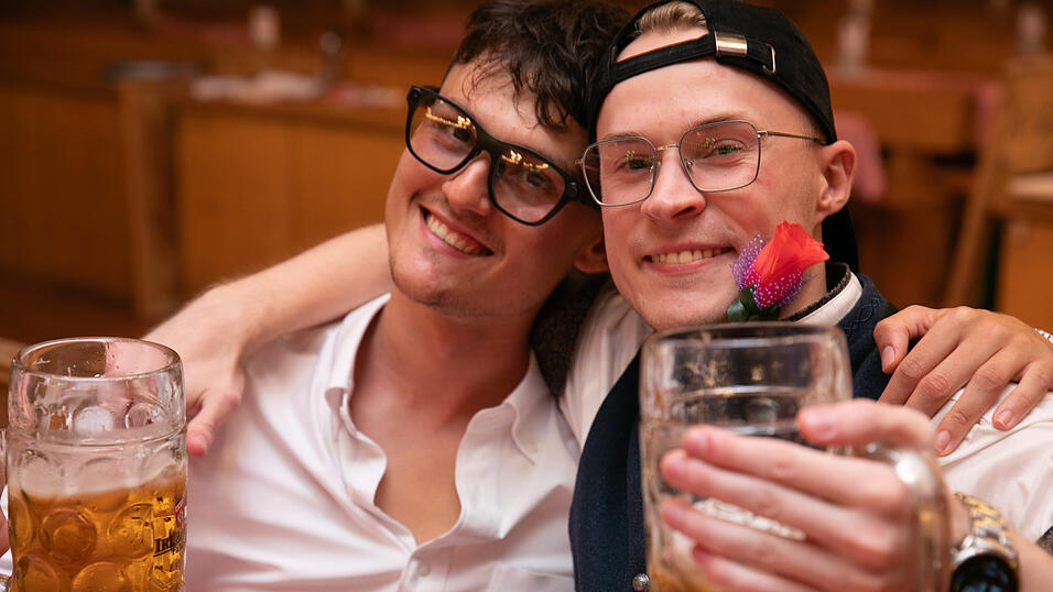 Die Partybilder vom Montag, 11. August, aus dem Festzelt Krönner. Die Partybilder vom Montag, 11. August, aus dem Festzelt Krönner.