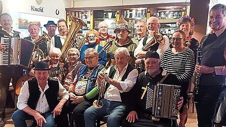 F&uuml;r Unterhaltung beim Musikanten-Stammtisch im Februar sorgten Heinz Langenmantel, Margit Hierlmeier, Thomas Maierthaler, Werner Gr&uuml;nauer, Werner Braun und viele mehr.