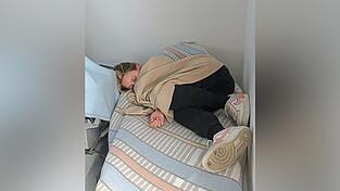 Elisabeth Riepl hat ME/CFS - ist die Energie der 13-Jährigen aufgebraucht, geht erst einmal nichts mehr. Elisabeth Riepl hat ME/CFS - ist die Energie der 13-Jährigen aufgebraucht, geht erst einmal nichts mehr.