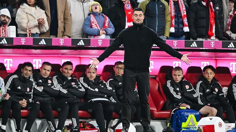 Eintracht Trainer Albert Riera sieht einen Fortschritt. Eintracht Trainer Albert Riera sieht einen Fortschritt.
