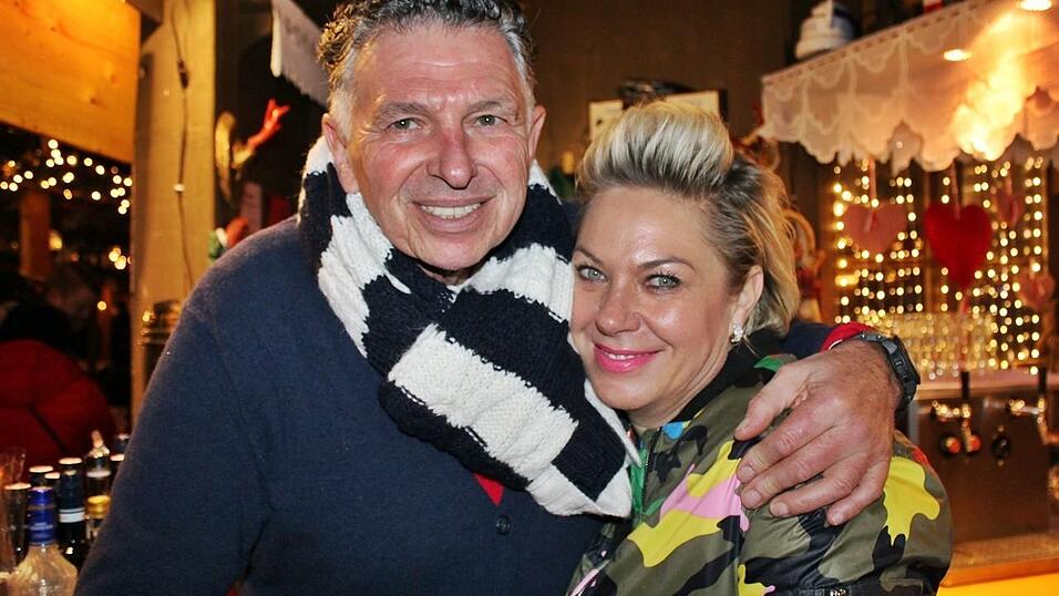 Der Christkindlmarkt und die Weihnachtspyramide geh&ouml;ren in der Adventszeit zu den beliebtesten Treffpunkten in Landshut.