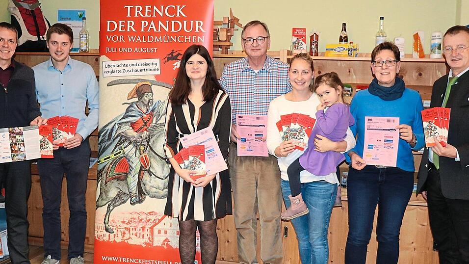 Startschuss für die Trencksaison 2020: Die Vorstandschaft des Trenckvereins hat in der Touristinfo den neuen Trenck-Flyer vorgestellt. Startschuss für die Trencksaison 2020: Die Vorstandschaft des Trenckvereins hat in der Touristinfo den neuen Trenck-Flyer vorgestellt.