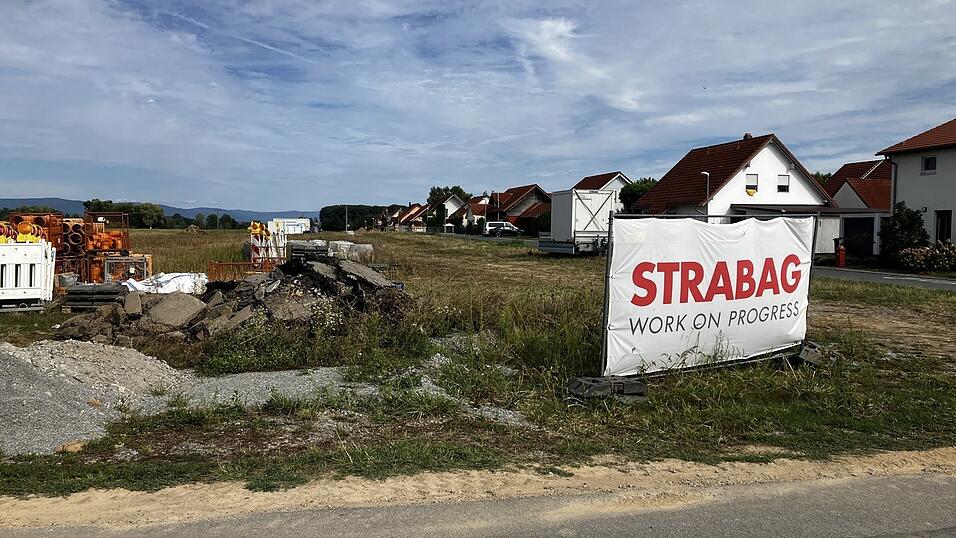 Auf dem Areal gegen&uuml;ber der bestehenden Bebauung entsteht das neue Baugebiet in Unterzeitldorn.