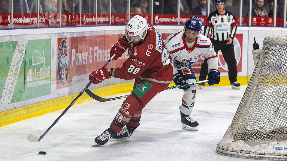 Die Eisb&auml;ren Regensburg (rote Trikots) haben am Sonntag zur&uuml;ckgebissen und die DEL2-Finalserie gegen die Kassel Huskies auf 1:1 ausgeglichen.