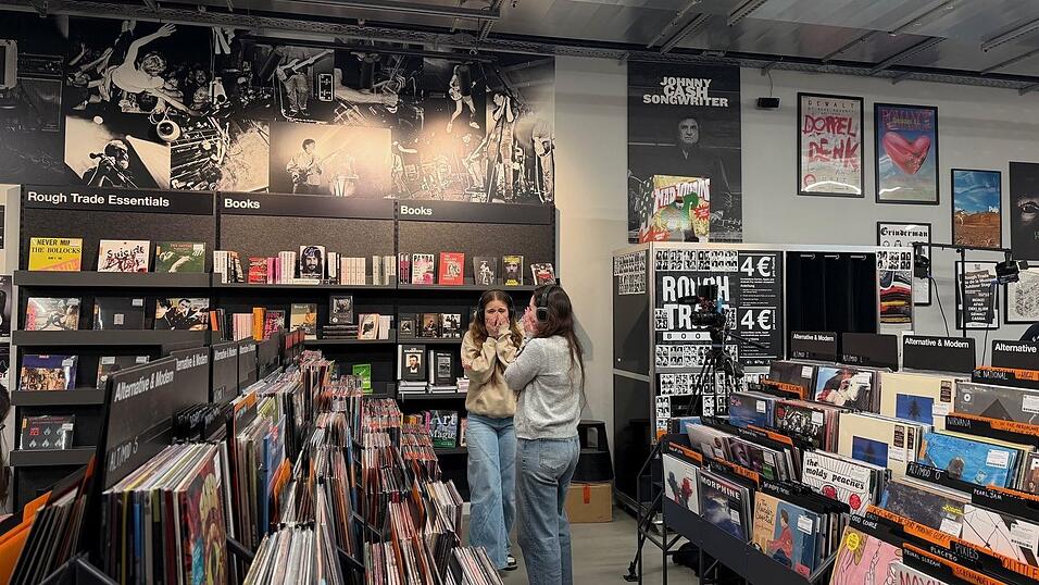 Fans durften in die neue Single von Harry Styles reinh&ouml;ren, Journalisten hingegen durften sie dabei nur beobachten. (Archivbild)