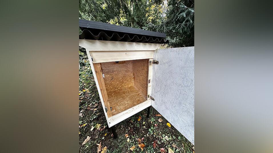 Wenn die Tür geschlossen wird, werden Tierschützer alarmiert. Wenn die Tür geschlossen wird, werden Tierschützer alarmiert.