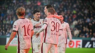 Der FC Augsburg steht im Achtelfinale des DFB-Pokals. Der FC Augsburg steht im Achtelfinale des DFB-Pokals.
