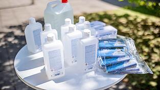 Theresas Familie verhindert mit strengen Hygieneregeln, dass die 18-Jährige ihre Eltern ansteckt.