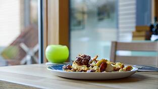 An den Festtagen eignet sich als Nachspeise Kaiserschmarrn sehr gut.