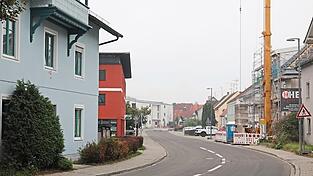 Seit diesem Dienstag ist die Dorfener Straße aus Richtung Landshut bis zum Bauabschnitt 2 auf Höhe des Restaurants Taverna Plaka Athen wieder befahrbar. Seit diesem Dienstag ist die Dorfener Straße aus Richtung Landshut bis zum Bauabschnitt 2 auf Höhe des Restaurants Taverna Plaka Athen wieder befahrbar.