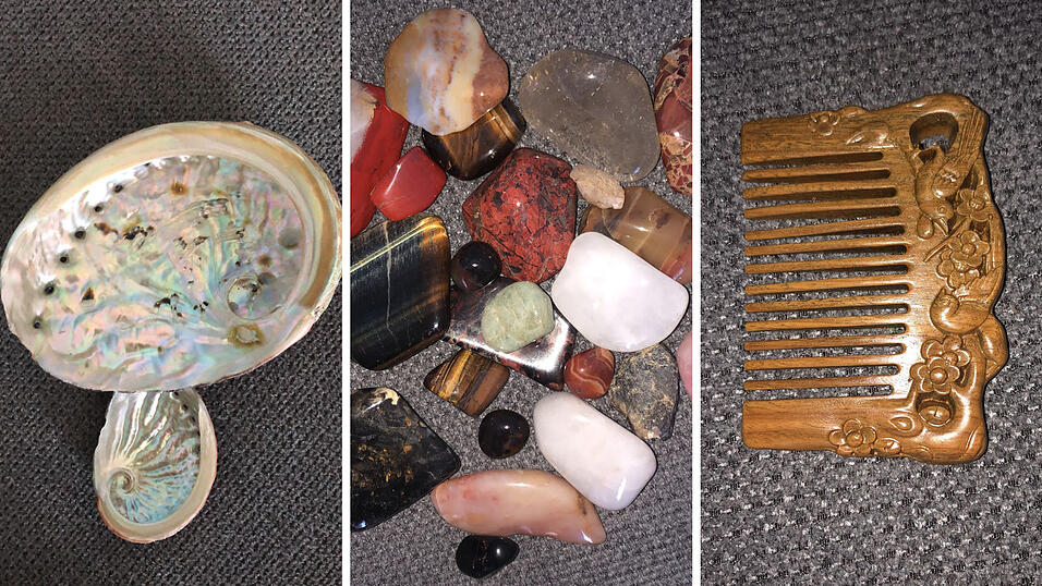 Meine liebsten Souvenirs: Palau-Muscheln aus Tasmanien (Australien), Edelsteine aus Namibia und ein Holzkamm aus Taiwan.