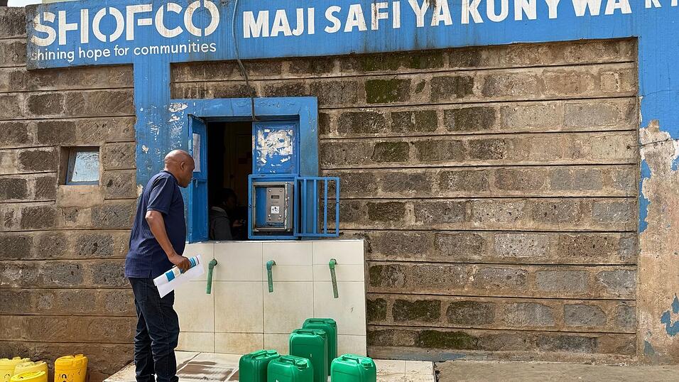Eine Ausgabestelle der Organisation Shofco für sauberes Trinkwasser in Kibera. (Archivbild) Eine Ausgabestelle der Organisation Shofco für sauberes Trinkwasser in Kibera. (Archivbild)