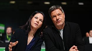 Annalena Baerbock und Robert Habeck werden in dem Gedicht aufs Korn genommen. (Archivbild) Annalena Baerbock und Robert Habeck werden in dem Gedicht aufs Korn genommen. (Archivbild)