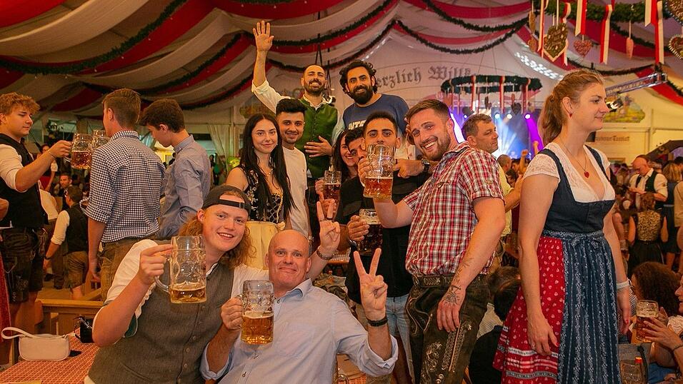 Die Partybilder vom Sonntag, 14. August 2022, aus dem Festzelt Greindl.