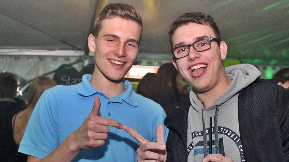 Die besten Bilder vom Wein- und Wei&szlig;bierfest des Burschenvereins Arth und der M&auml;dchengruppe.