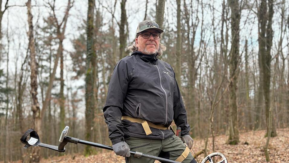Steffen Oberst sucht in den B&ouml;den der Oberpfalz nach Relikten aus der Vergangenheit.