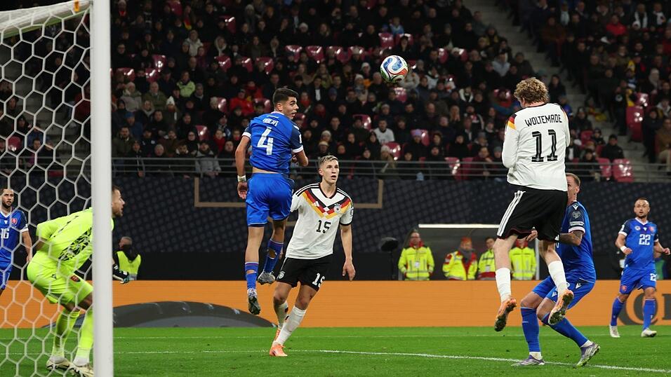 Flanke Kimmich, Kopfball Woltemade: So einfach kann Fu&szlig;ball sein.