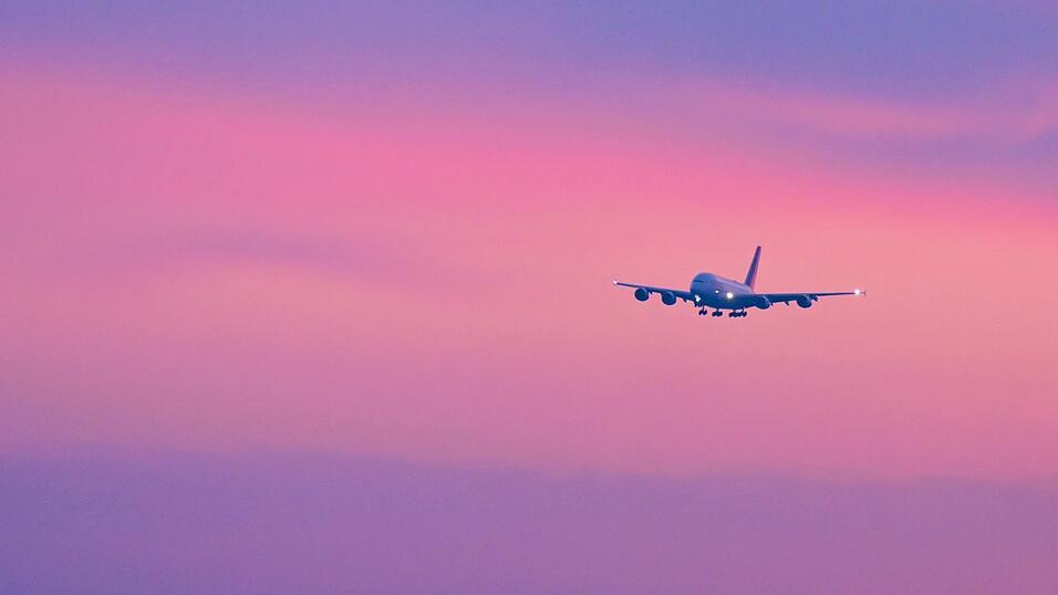 Die Lage im Nahen Osten wirkt sich auch auf den Luftverkehr in Deutschland aus. Viele Flüge fallen aus. Die Lage im Nahen Osten wirkt sich auch auf den Luftverkehr in Deutschland aus. Viele Flüge fallen aus.
