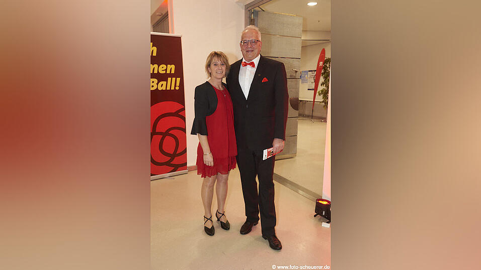 Mit dem SPD-Ball wurde am Samstag die Ballsaison in Straubing eröffnet. Mit dem SPD-Ball wurde am Samstag die Ballsaison in Straubing eröffnet.