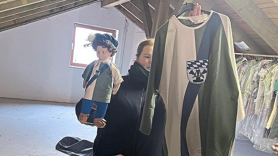 Das Fanfarenkost&uuml;m von der Stadt Plattling.