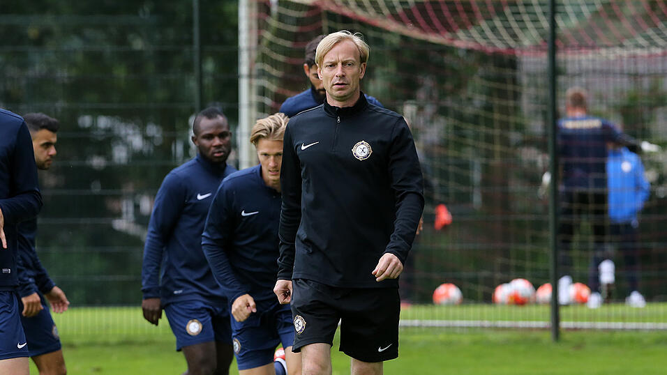 Annika Eichhorn testete mit ihrer mobilen Leistungsdiagnostik 'Ready to go' den türkischen Erstligisten Osmanlispor in Trainingslager in den Niederlanden. Annika Eichhorn testete mit ihrer mobilen Leistungsdiagnostik 'Ready to go' den türkischen Erstligisten Osmanlispor in Trainingslager in den Niederlanden.