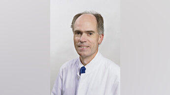 Dr. med. Christoph Weber ist leitender Arzt der Abteilung Gef&auml;&szlig;chirurgie im Klinikum St. Elisabeth in Straubing. (Foto: Fotowerbung Bernhard)