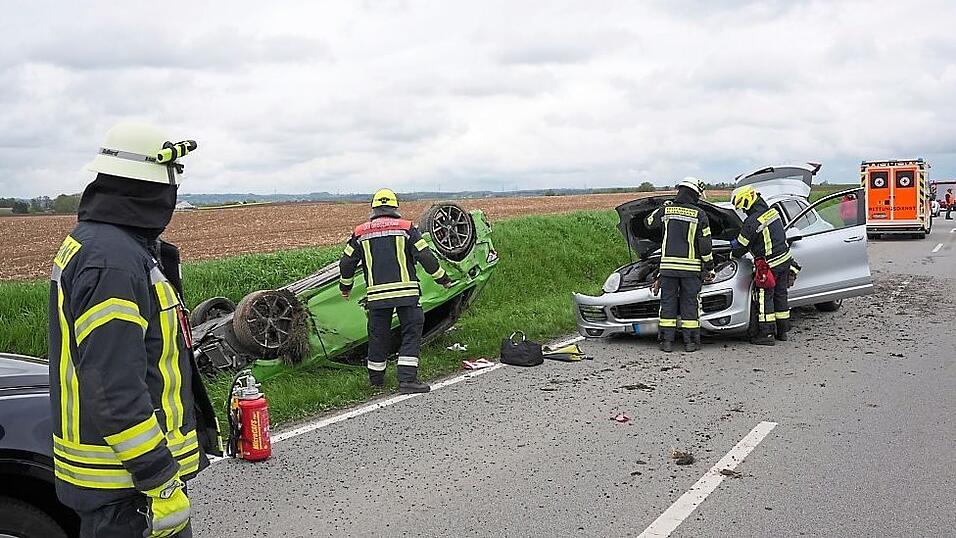 Verkehrsunfall bei Langenamming mit zwei Verletzten. Verkehrsunfall bei Langenamming mit zwei Verletzten.