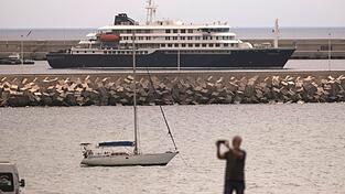 Die &laquo;Hondius&raquo; liegt vor Teneriffa.