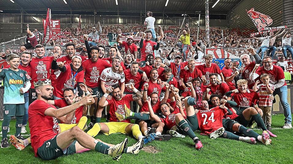 Nach dem Aufstieg gibt es Bewegung im Kader des SSV Jahn Regensburg. Konrad Faber etwa wechselt zum FC St. Gallen in die Schweiz, Aufstiegsheld Dominik Kother wird angeblich von anderen Vereinen umworben. Als Zugang pr&auml;sentierte der Klub bereits Nico Ochojski aus Verl.