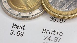 Eine höhere Mehrwertsteuer würde Einkaufen teurer machen. (Illustration) Eine höhere Mehrwertsteuer würde Einkaufen teurer machen. (Illustration)