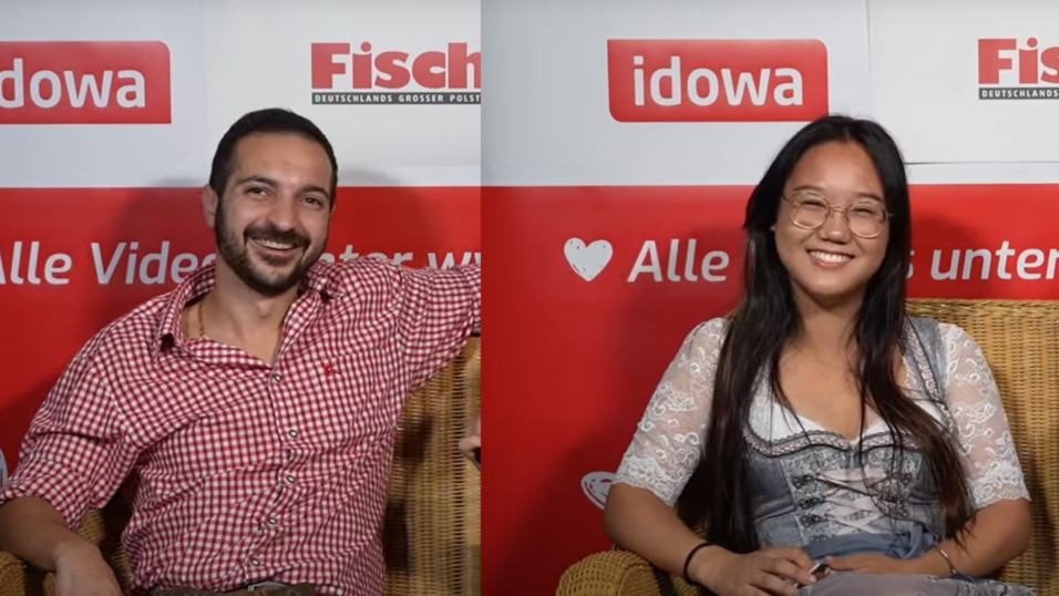 Giovanni d. L. und Lara N. sind Mister und Miss Single-Couch 2024. Giovanni d. L. und Lara N. sind Mister und Miss Single-Couch 2024.